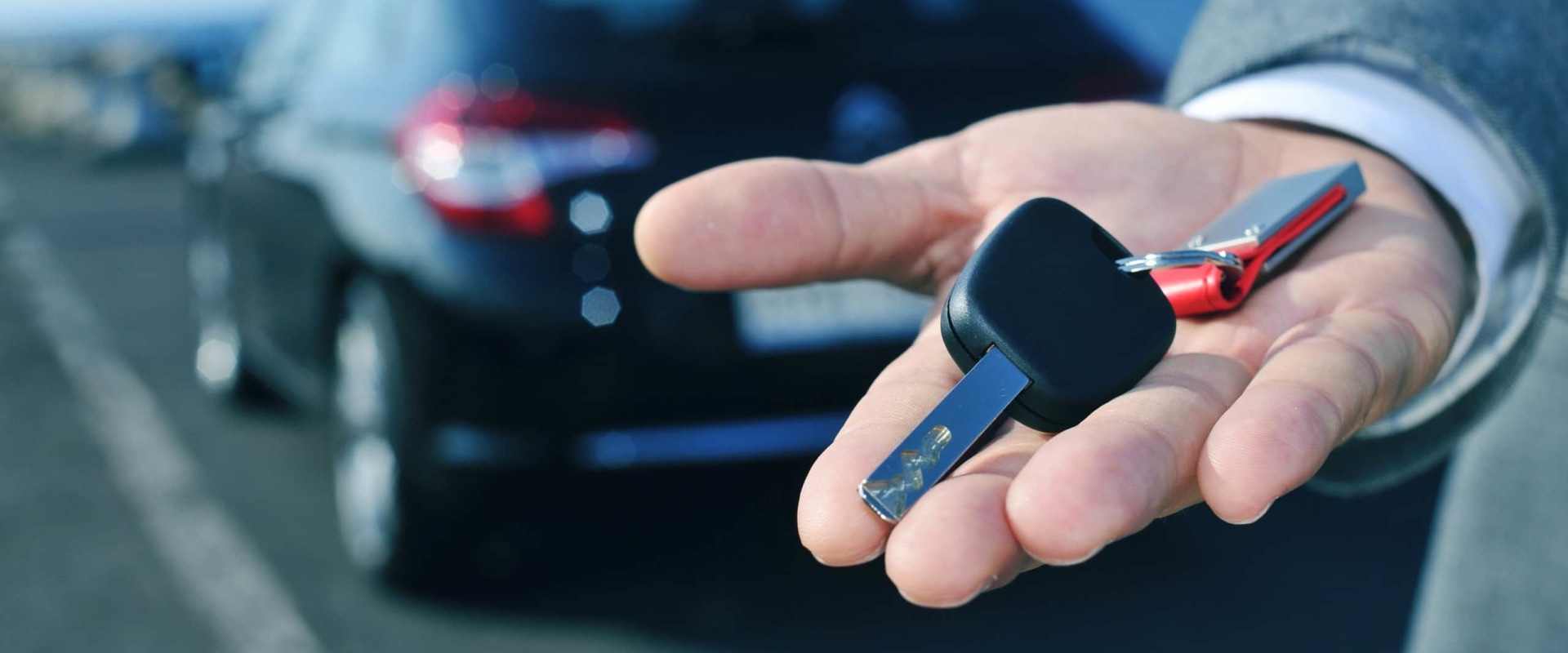 Can you drop rental cars off at different locations?